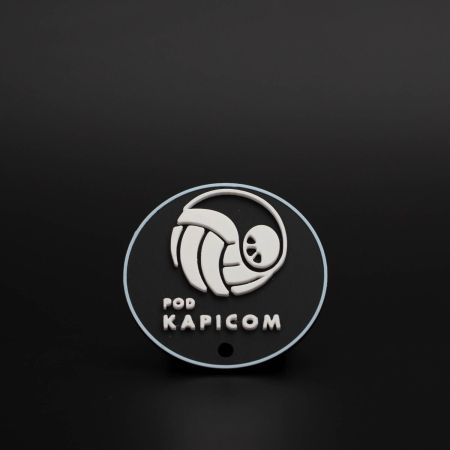 Privjesak za ključeve Pod kapicom